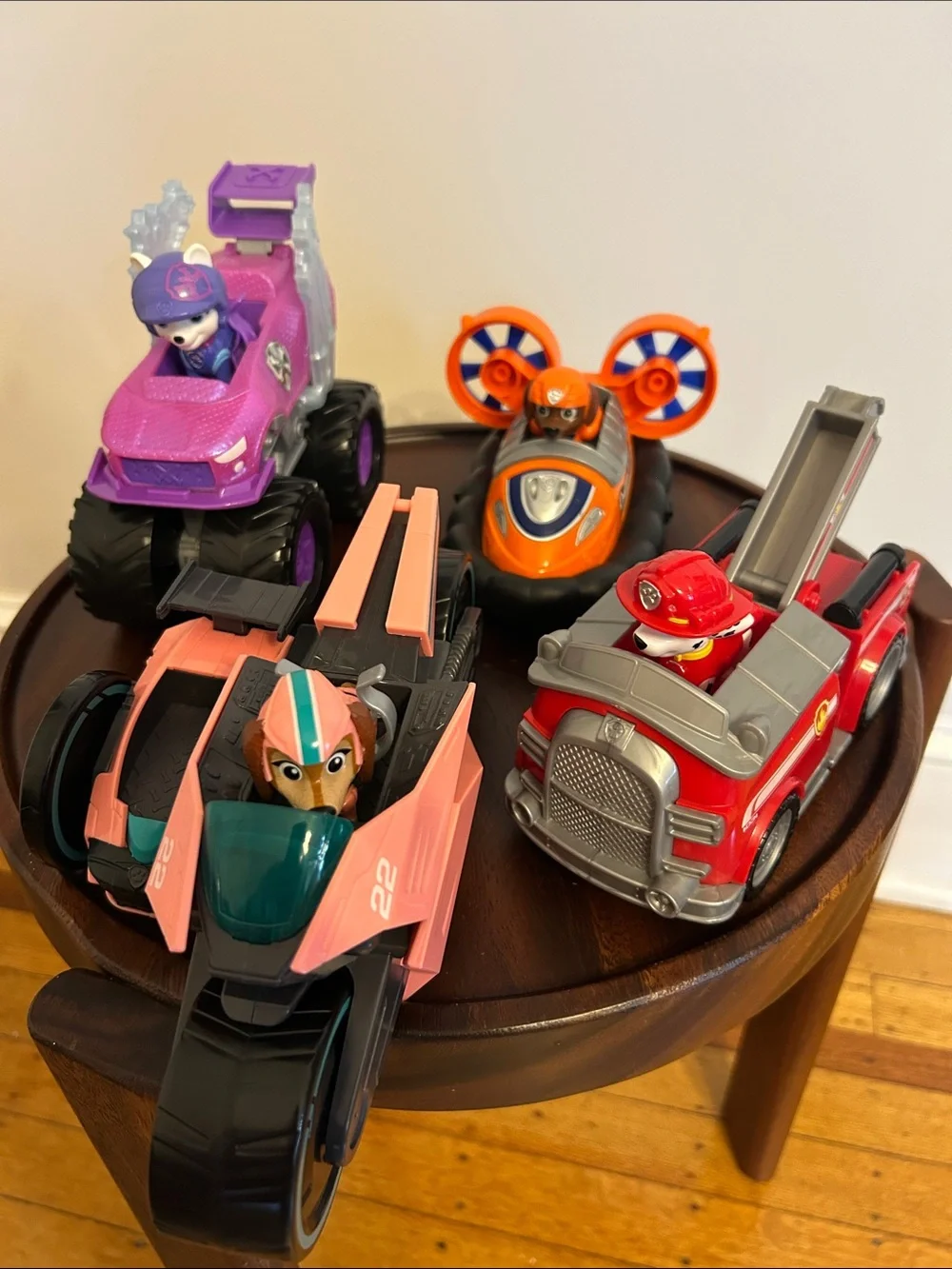 FOUR Paw Patrol characters with vehicles / Marshall, Liberty, Zuma and Roxi - Picture 1 of 6